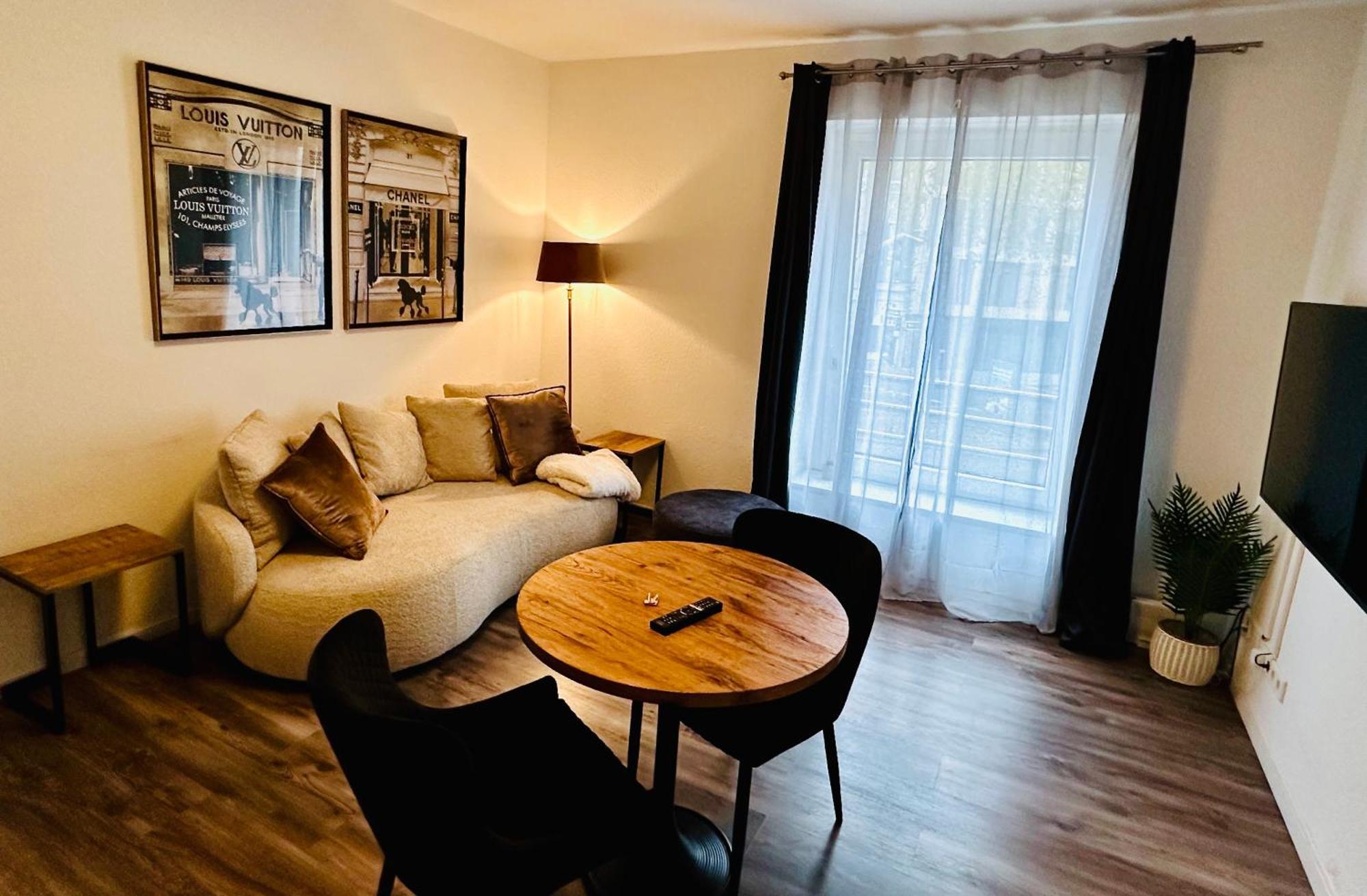 Apartment Duesseldorf City ภายนอก รูปภาพ